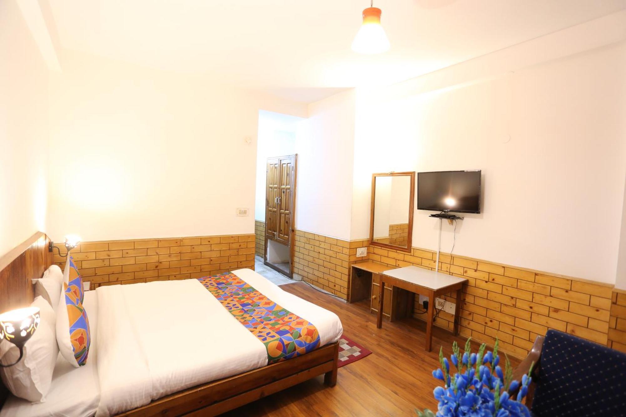 Hotel Surbhi Vashist المظهر الخارجي الصورة