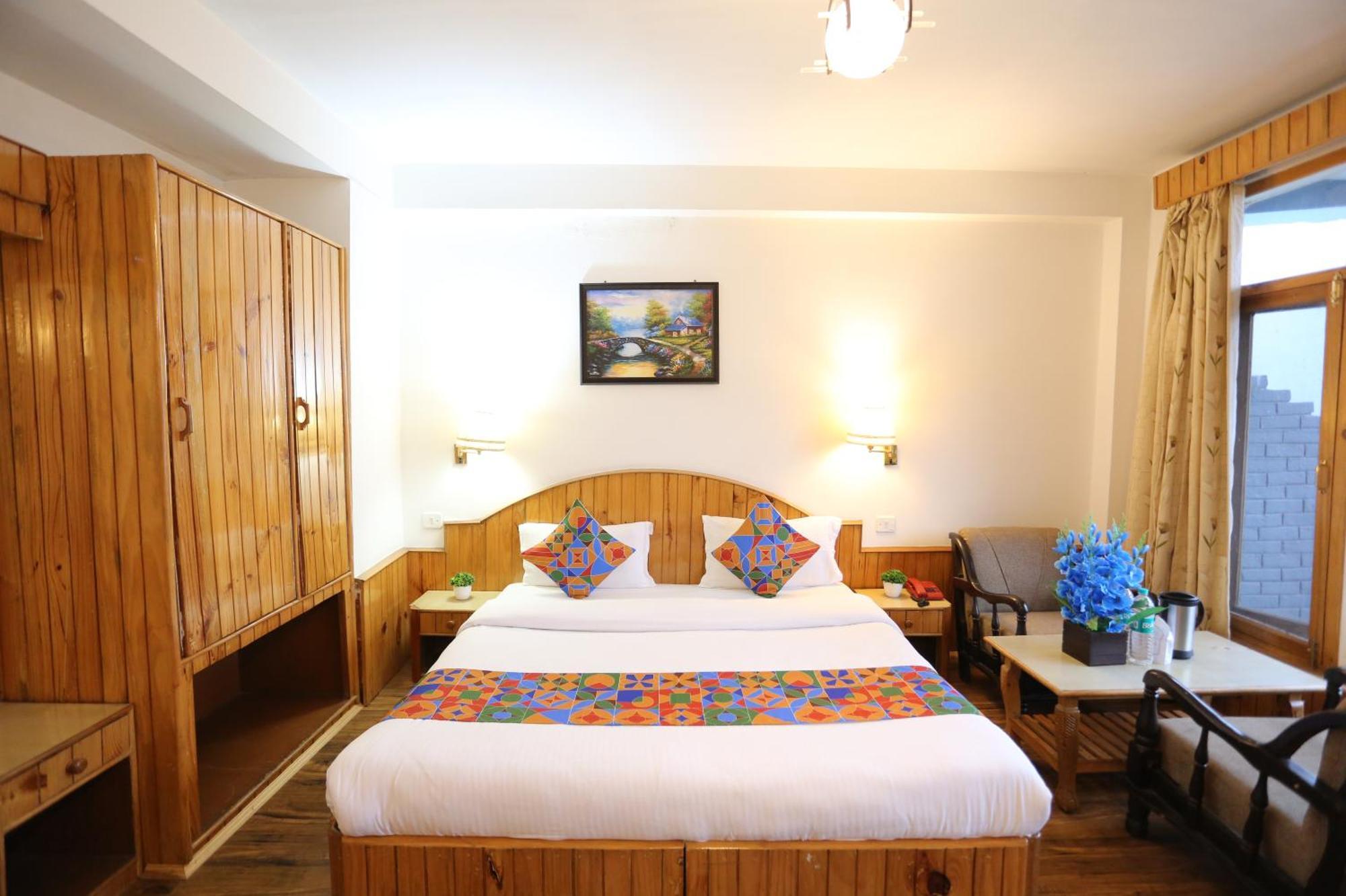 Hotel Surbhi Vashist المظهر الخارجي الصورة