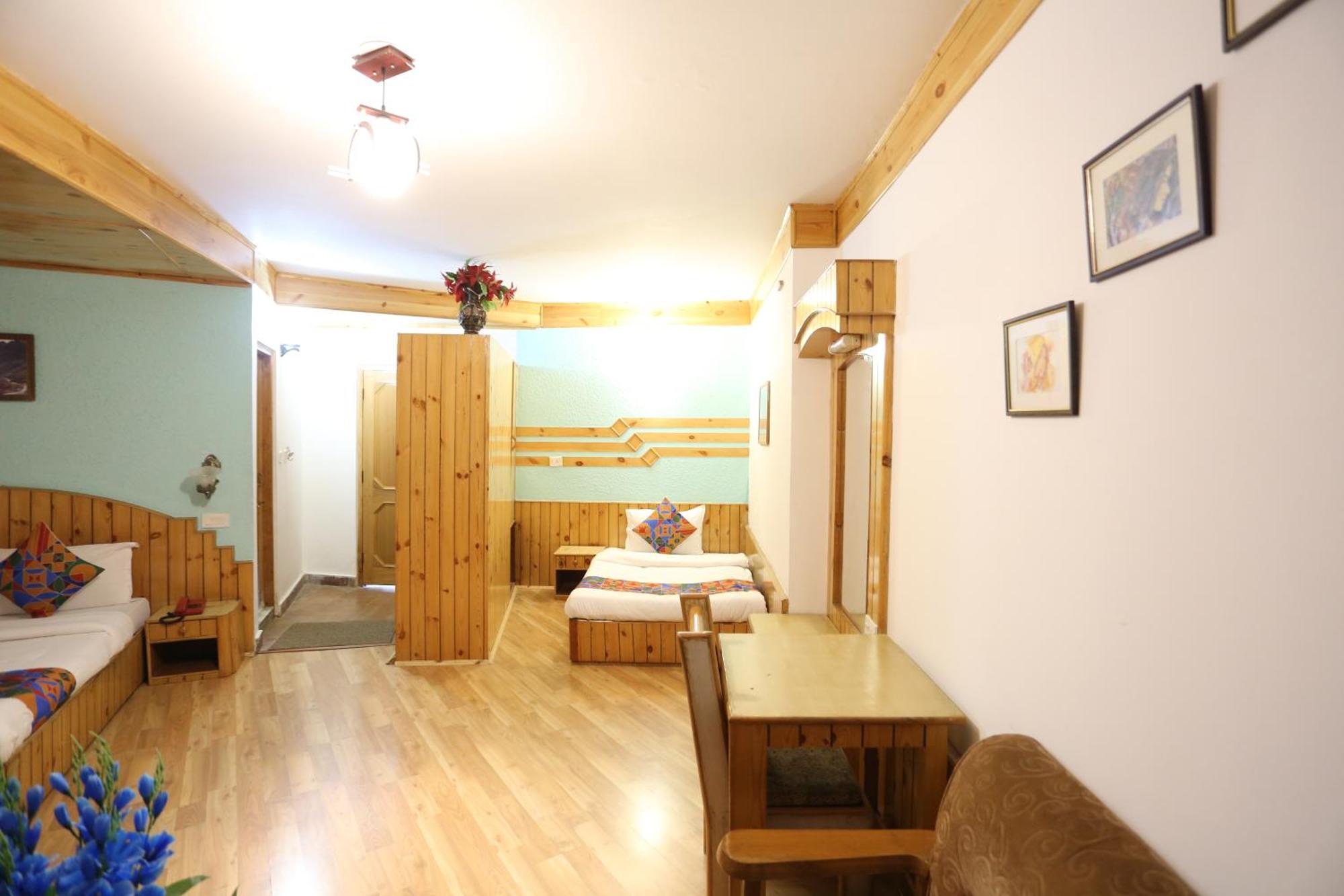 Hotel Surbhi Vashist المظهر الخارجي الصورة