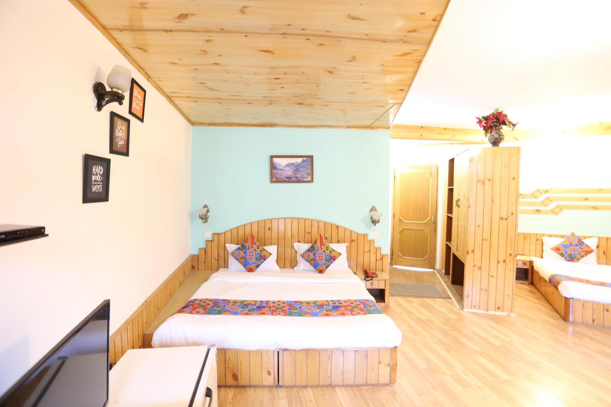 Hotel Surbhi Vashist المظهر الخارجي الصورة