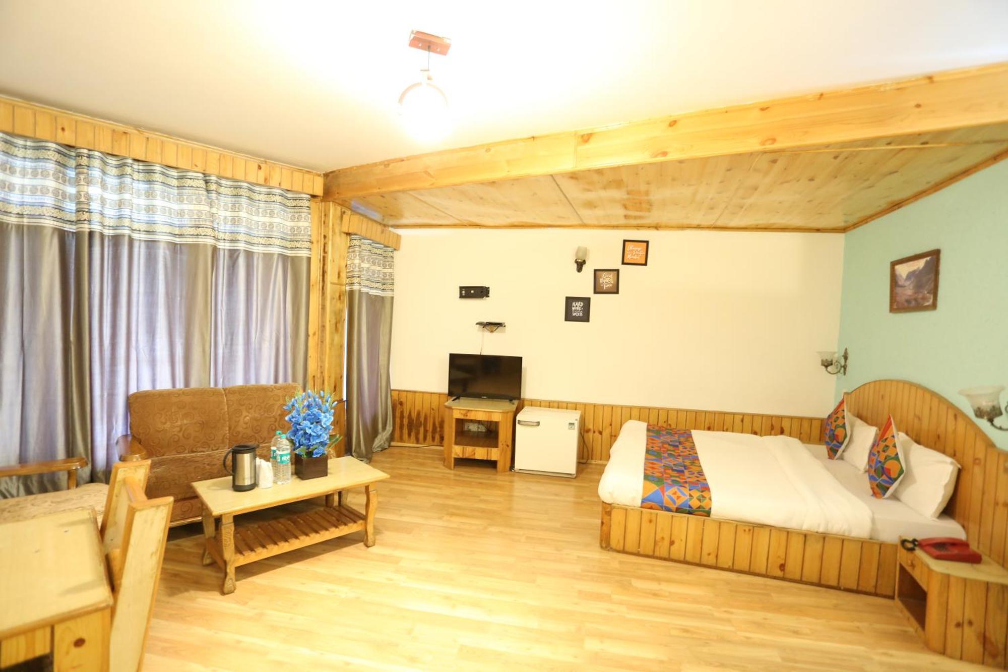 Hotel Surbhi Vashist المظهر الخارجي الصورة