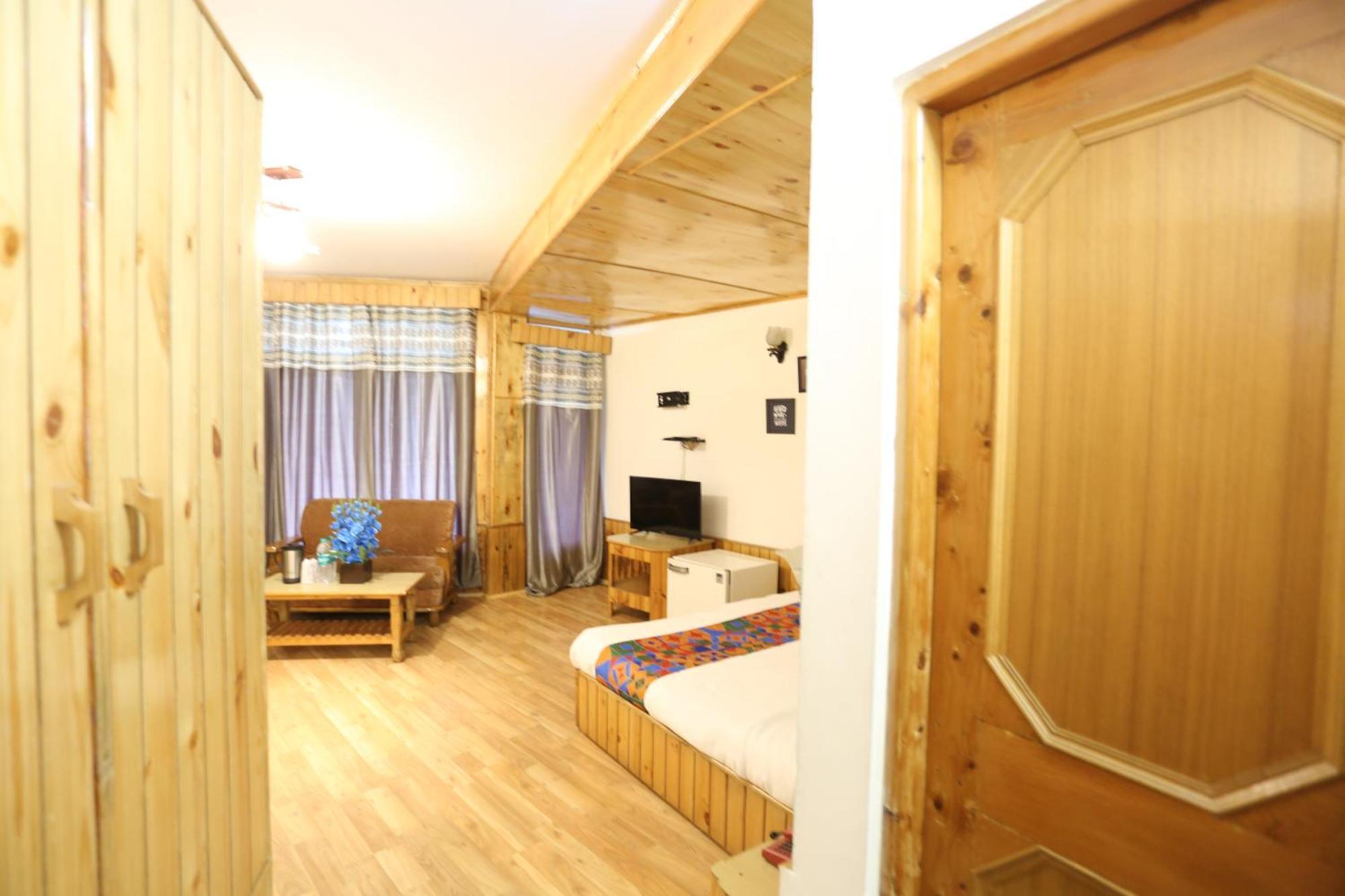 Hotel Surbhi Vashist المظهر الخارجي الصورة