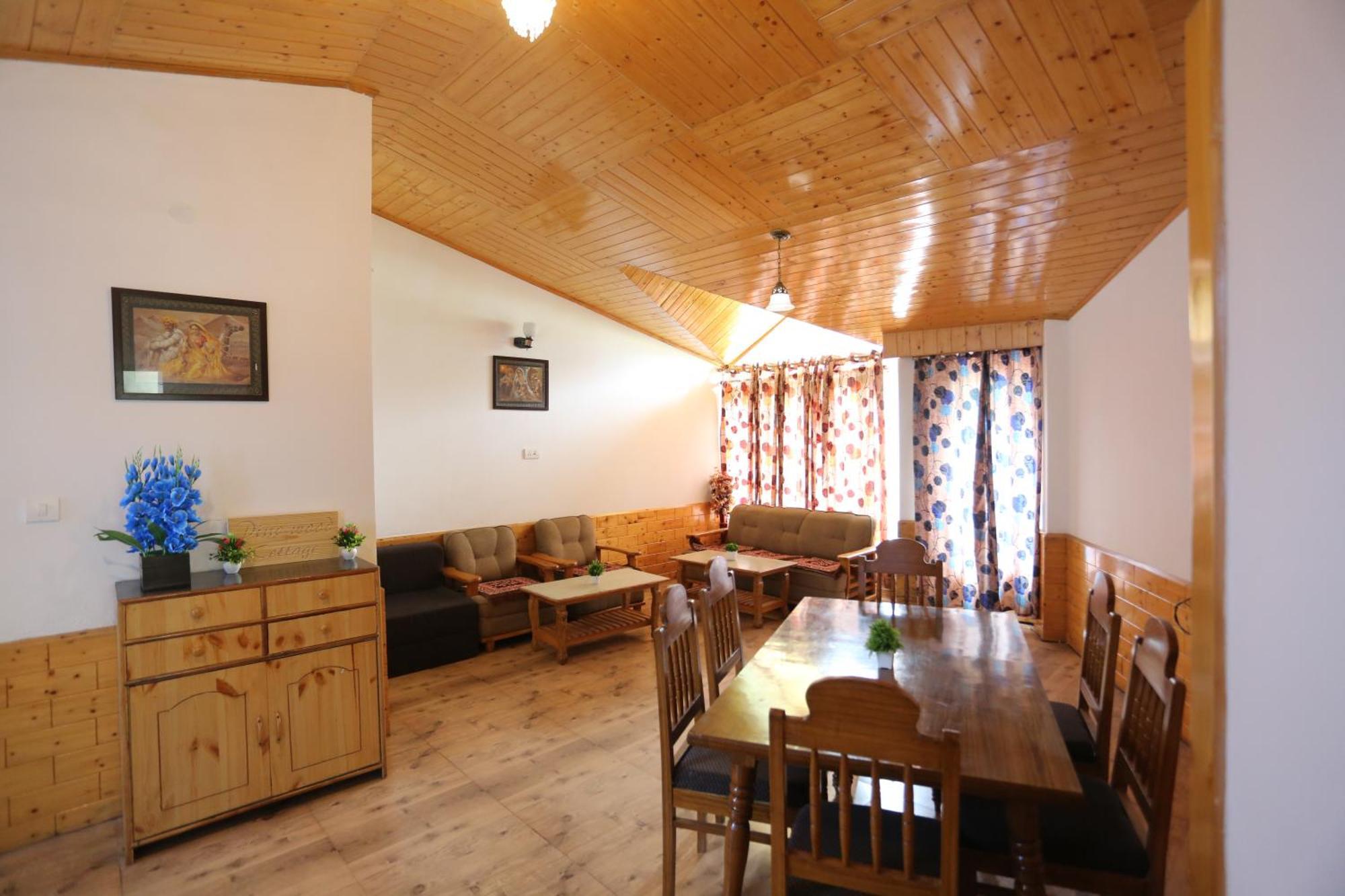 Hotel Surbhi Vashist المظهر الخارجي الصورة