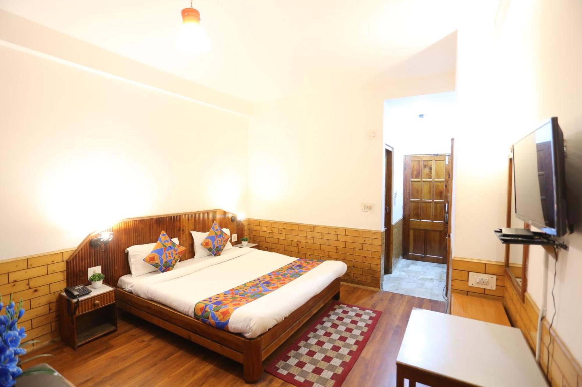 Hotel Surbhi Vashist المظهر الخارجي الصورة